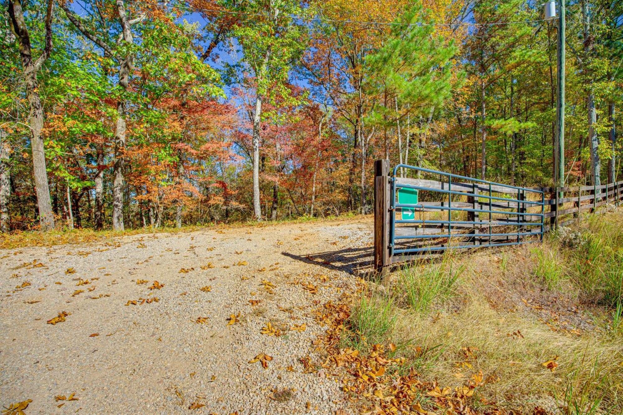 Secluded Tallassee Cabin With Fire Pit And Porch! Esterno foto