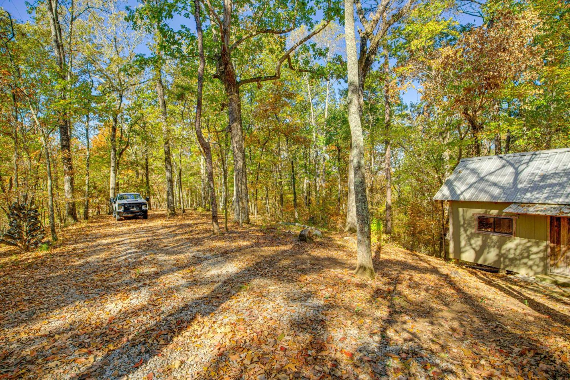 Secluded Tallassee Cabin With Fire Pit And Porch! Esterno foto