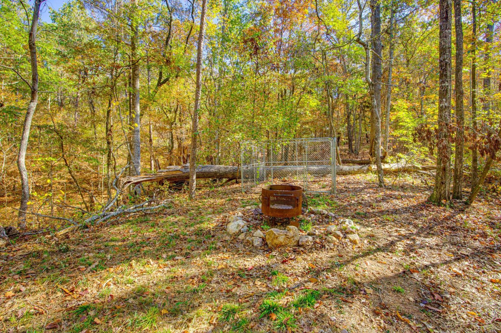 Secluded Tallassee Cabin With Fire Pit And Porch! Esterno foto