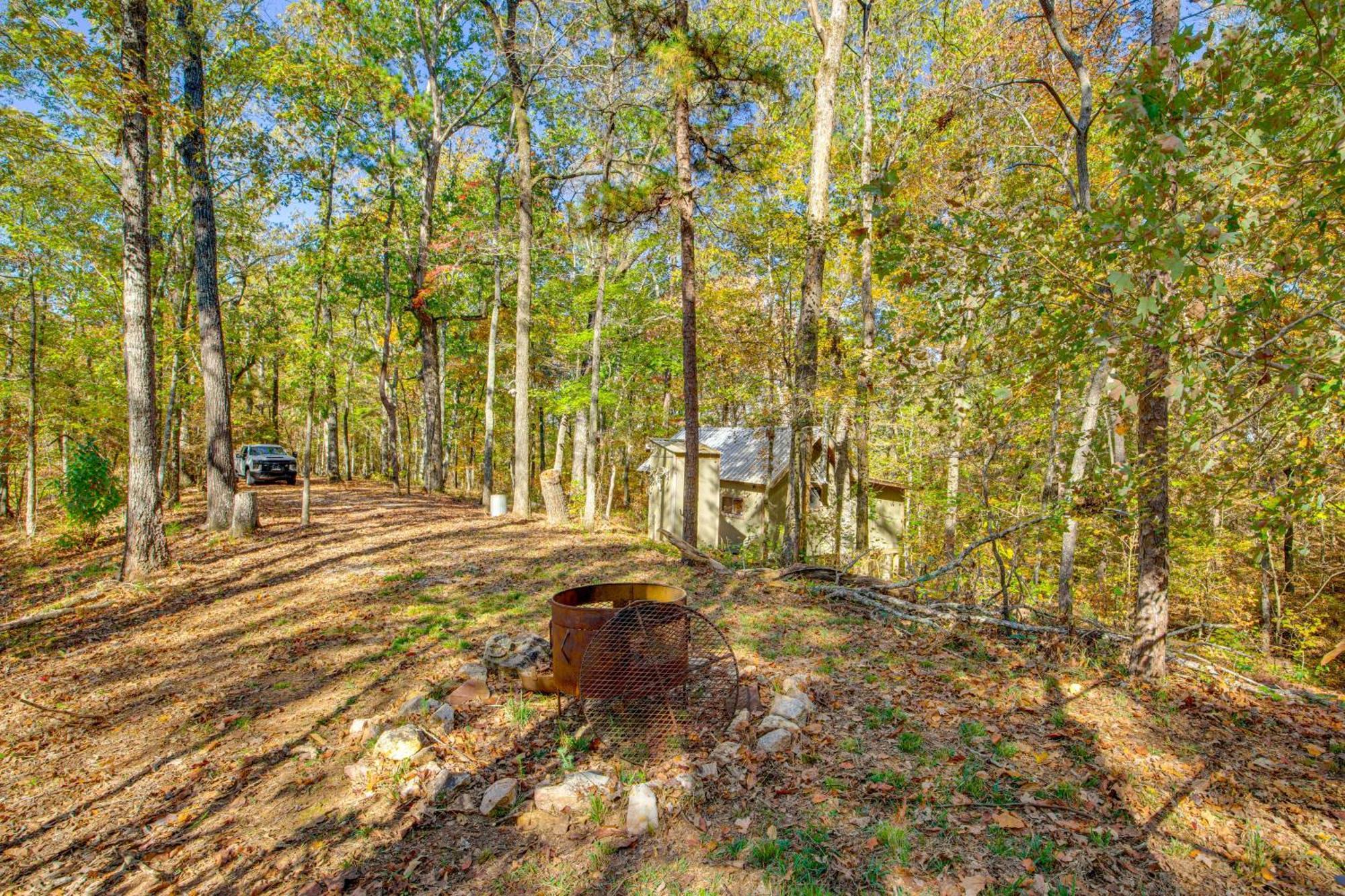Secluded Tallassee Cabin With Fire Pit And Porch! Esterno foto